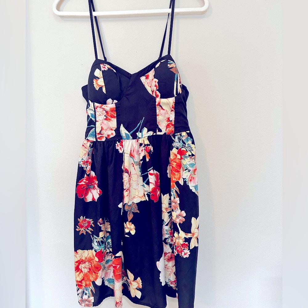 Beautiful Floral mini dress size L